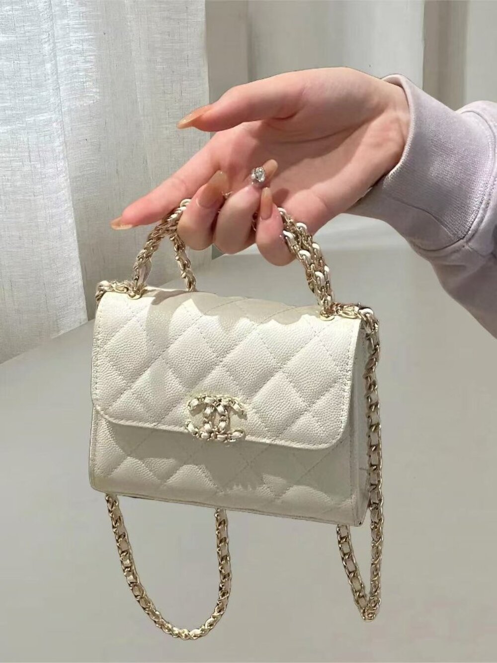 Classic CHANEL Bag: A Stylish and Versatile Choice for Elegance